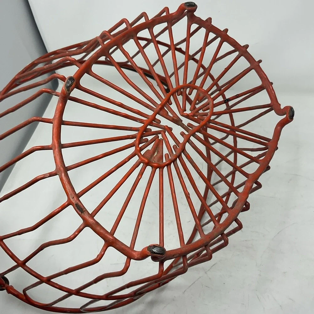 Vintage America orange  Wire Basket